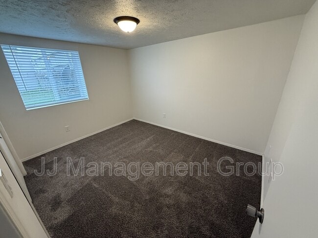 Building Photo - 1227 2nd St