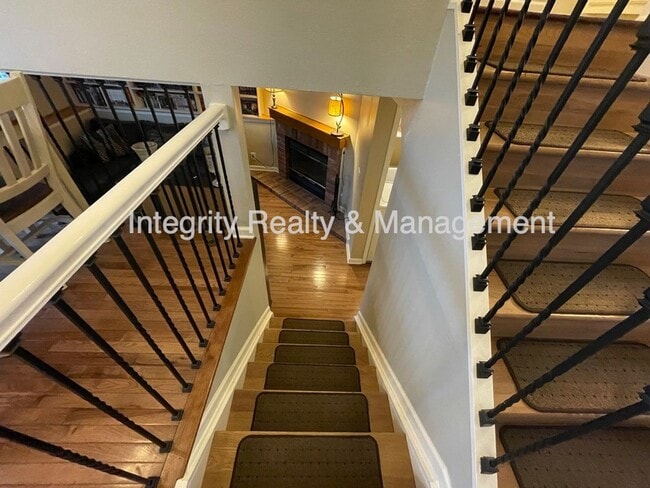 Building Photo - 475 E Chiswick Cir