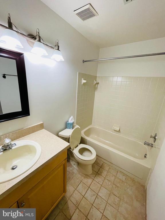 Building Photo - 1908 Society Pl