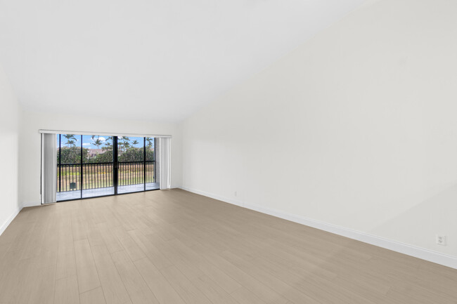 Building Photo - 5054 Golfview Ct