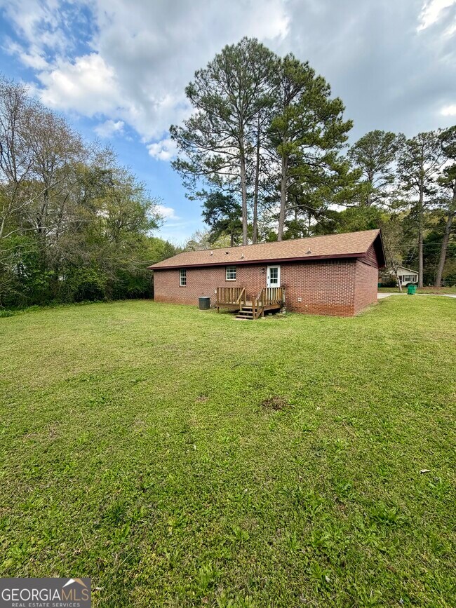 Building Photo - 86 Christopher Cir