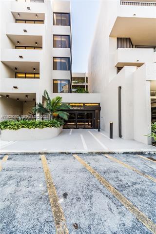 Building Photo - 121 Crandon Blvd