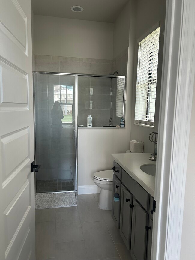 Building Photo - 2546 Kamin Dr