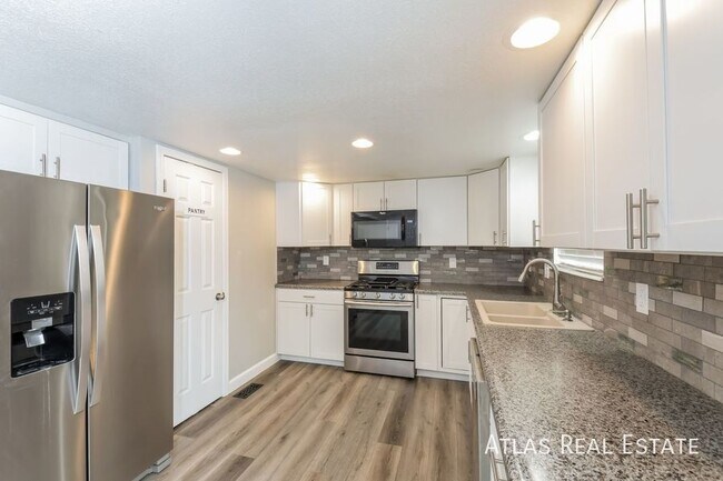 Building Photo - 16969 E Stanford Pl