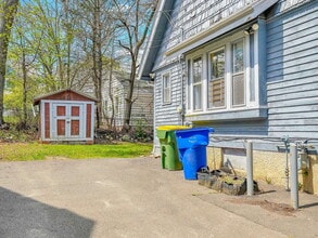 Building Photo - Charming 3-bedroom rental home in Waterbury