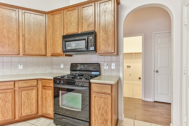 Building Photo - 14603 Whispering Cypress Dr