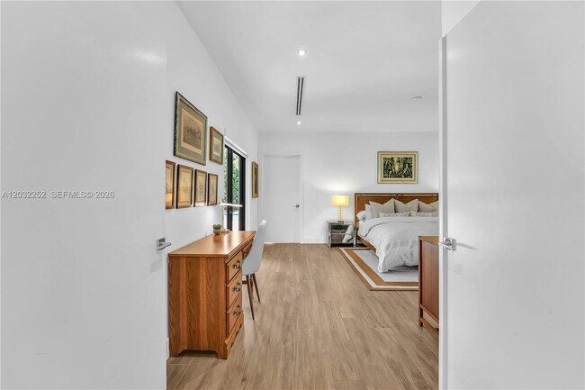 Building Photo - 6466 SW 84th St