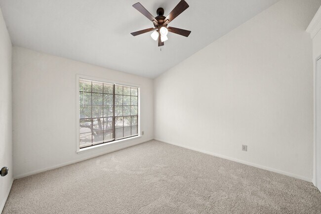 Building Photo - 2211 S Kirkwood Rd