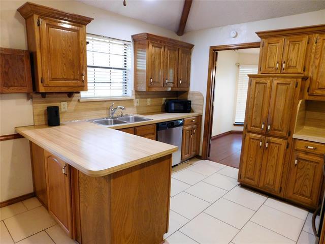 Building Photo - 805 Sandy Creek Dr