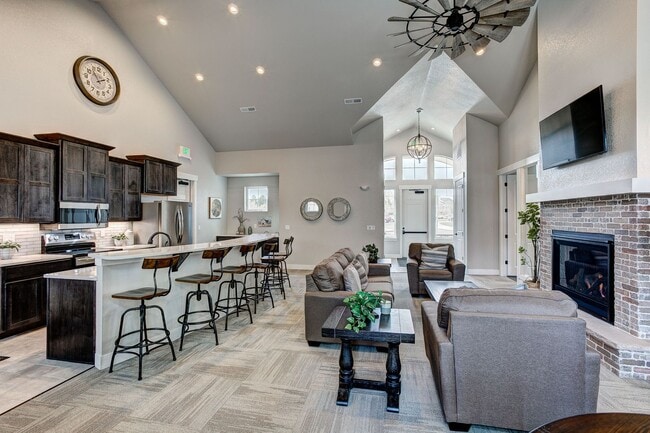 Building Photo - 4612 Hahns Peak Dr