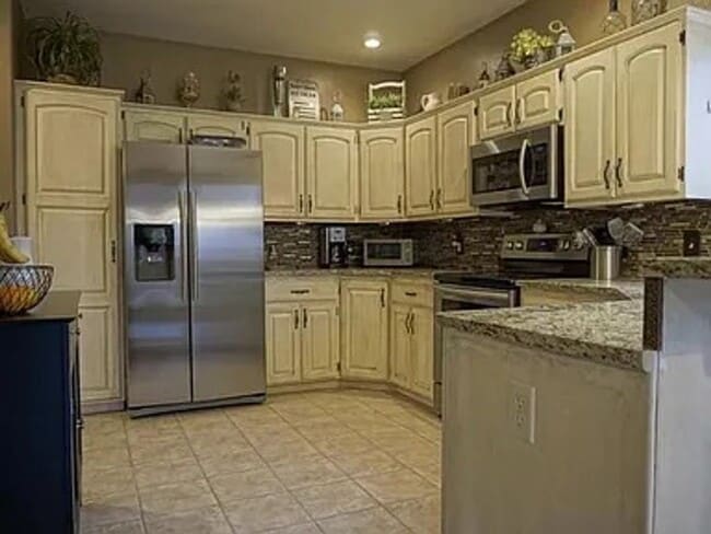 Building Photo - Here is your chance for a fancy 4 bedroom,...