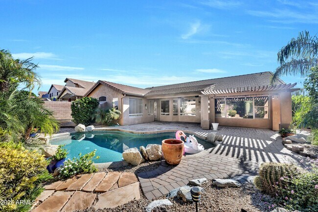 Building Photo - 7446 E Glenn Moore Rd