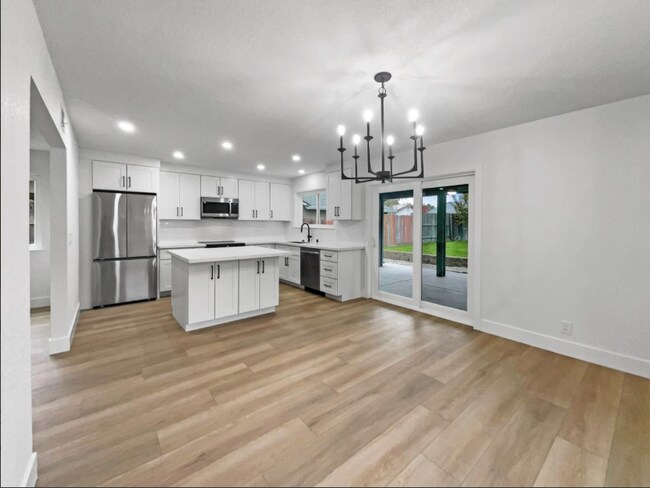 Building Photo - 7952 Summerplace Dr