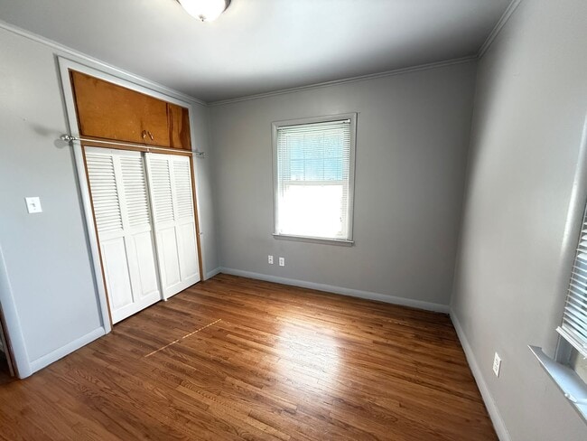 Building Photo - Stunning 3 bedroom, 1.5 Bath in Tulsa