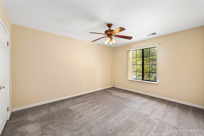 Building Photo - 404 Sandalwood Ln