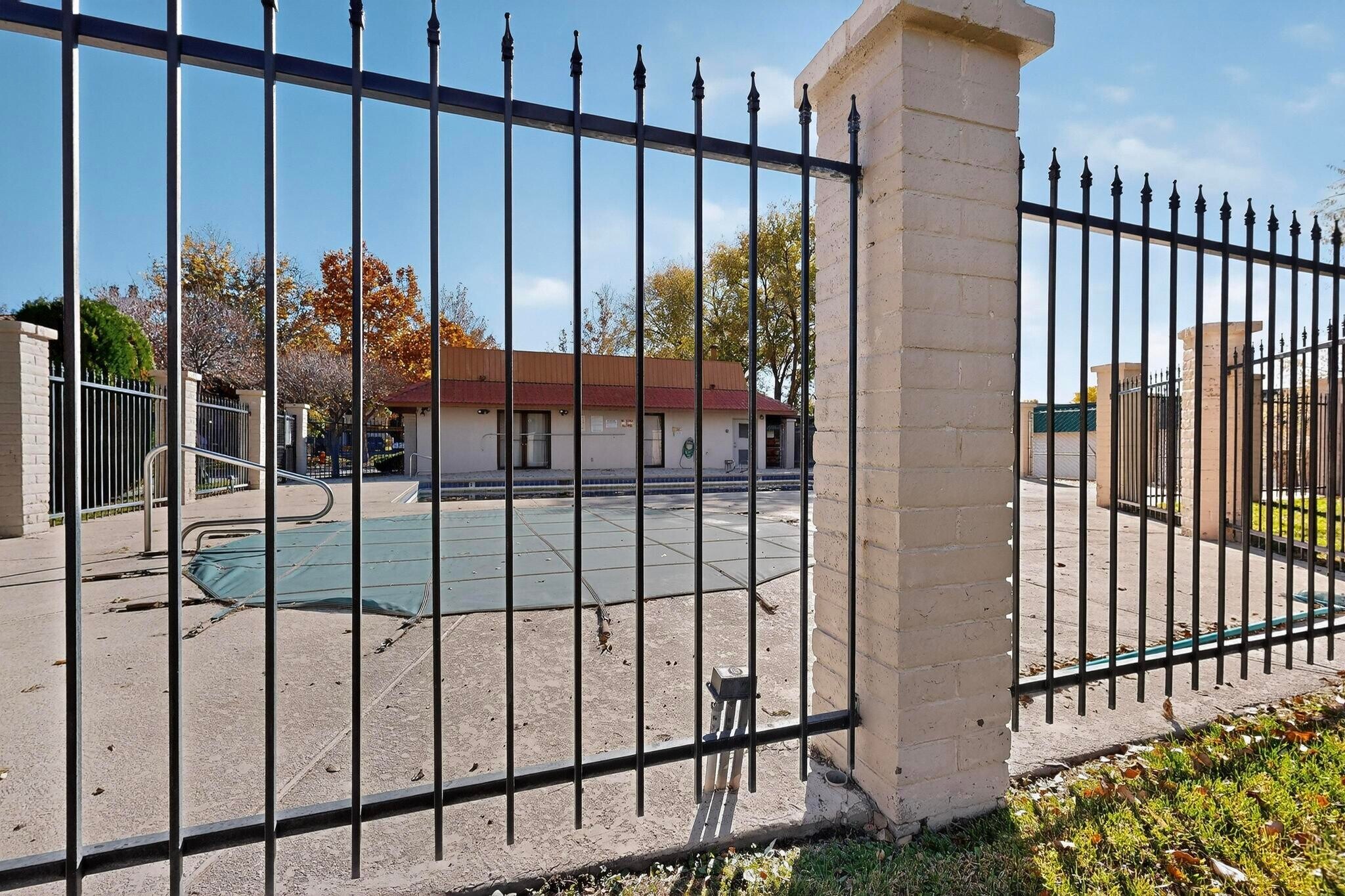 Building Photo - 6093 McKinney Dr NE