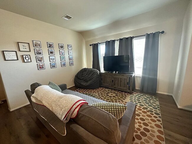 Building Photo - Alluvial Cir