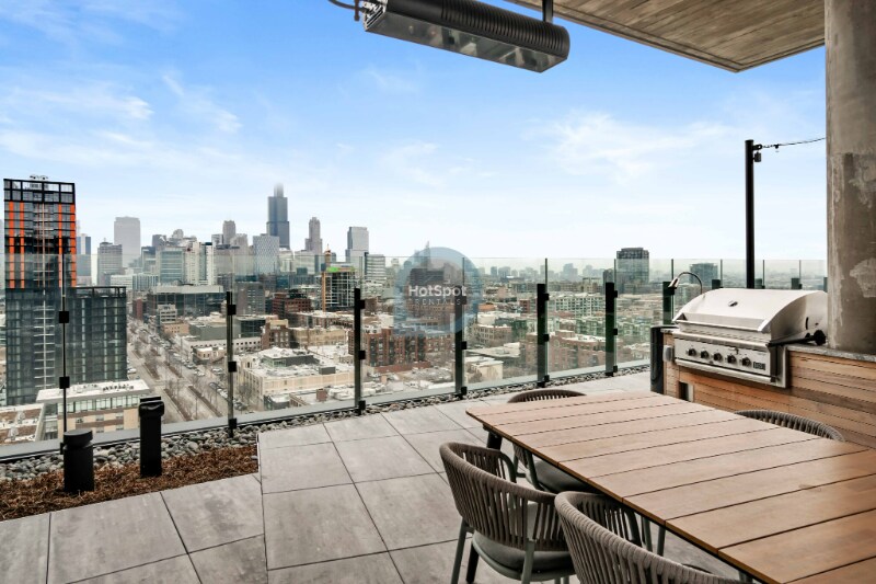 Building Photo - 1406 W Randolph St