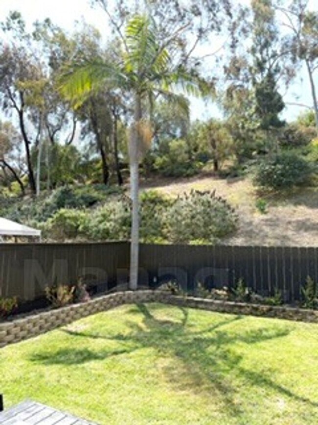 Building Photo - Beautiful 3 bed / 2.5 bath / 1,227 sqft House in Oceanside's Emerald Point