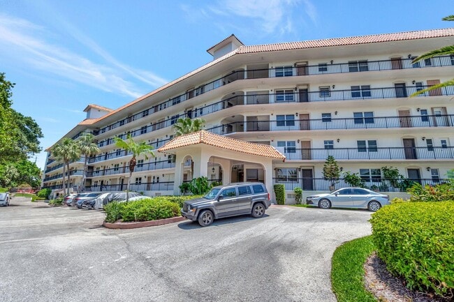 Building Photo - 2871 N Ocean Blvd