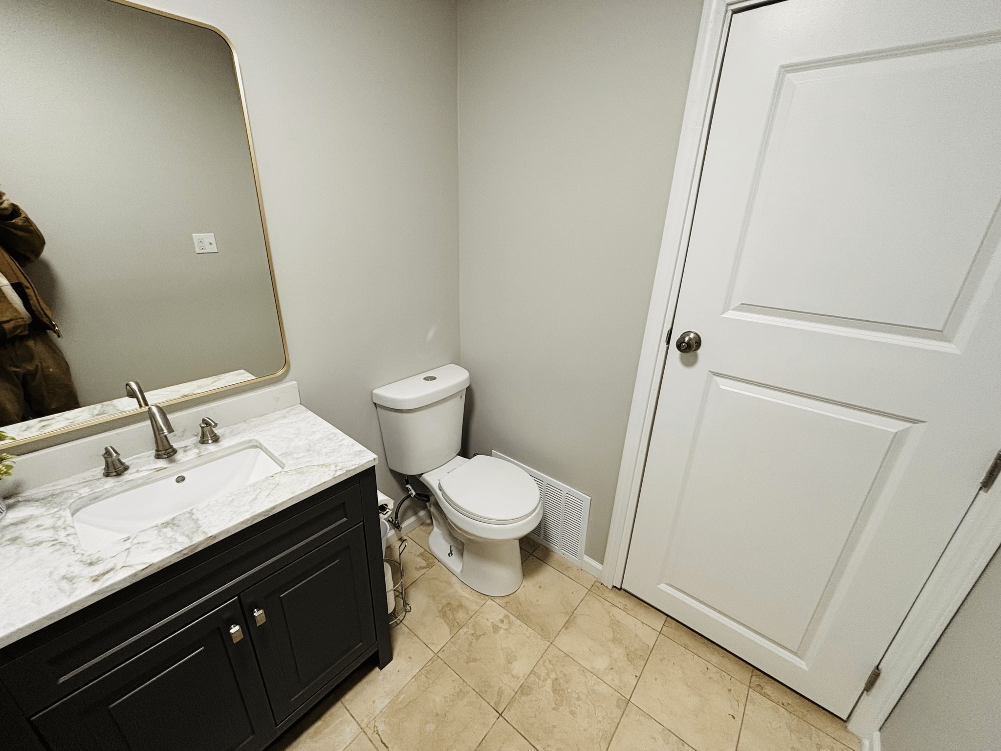 Building Photo - 2315 E End Ave