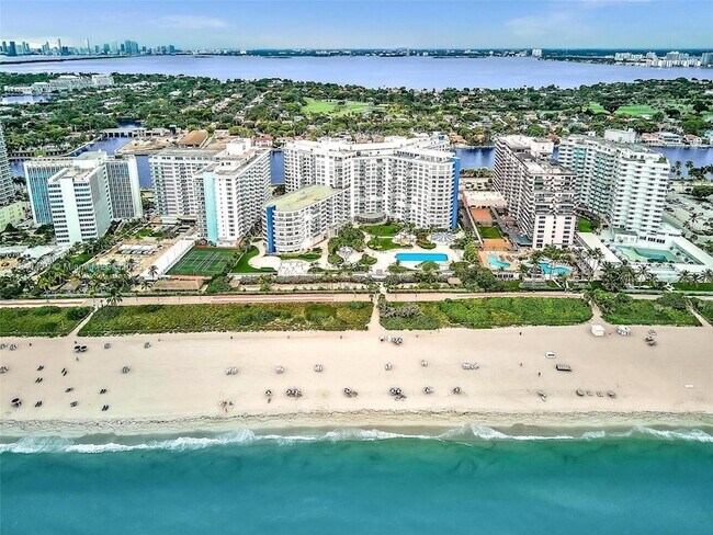 Building Photo - 5161 Collins Ave