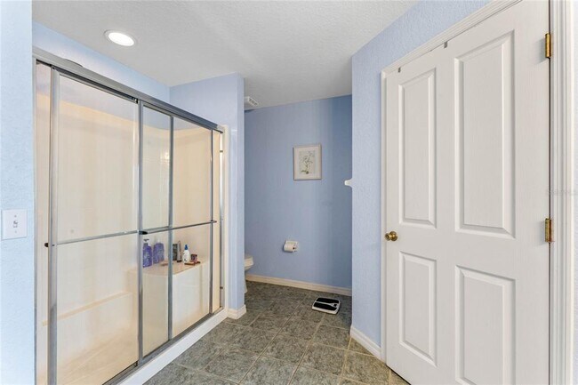 Building Photo - 233 Reserve Dr