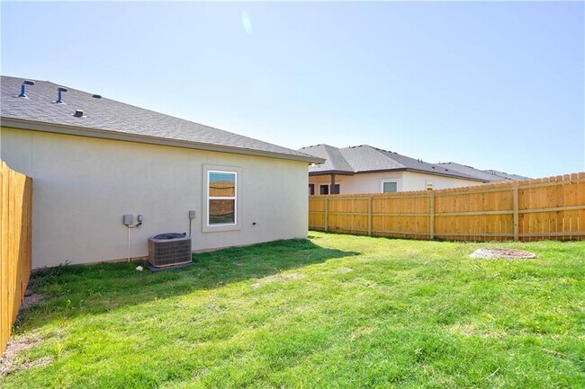 Building Photo - 381 County Rd 306