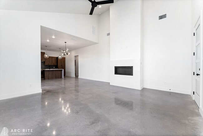 Building Photo - 4509 22nd Pl