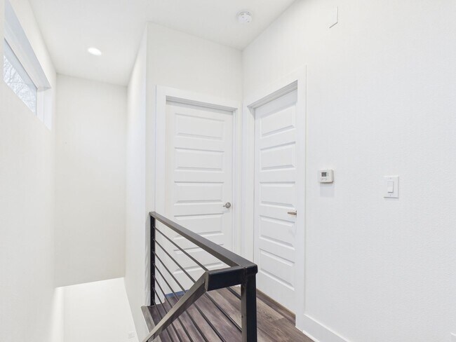 Building Photo - 6102 Caddie St