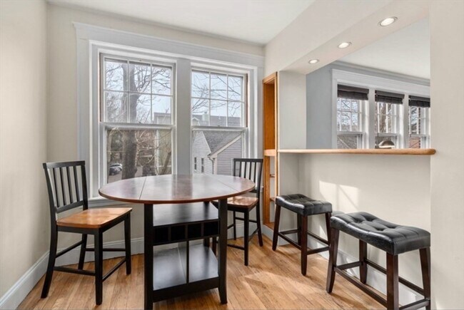 Building Photo - 11 Vinal St