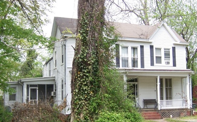 Primary Photo - 240 Newport News Ave