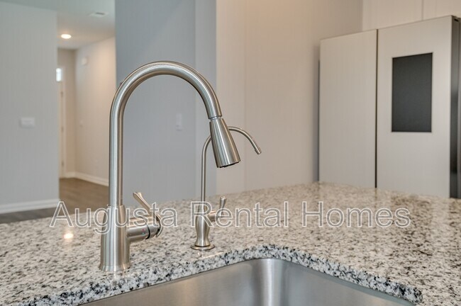 Building Photo - 1414 Deer Hollow Run