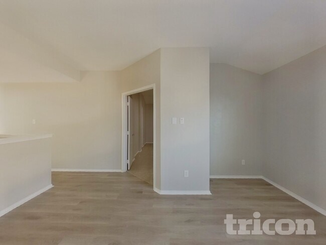 Building Photo - 5825 Show Master Ln