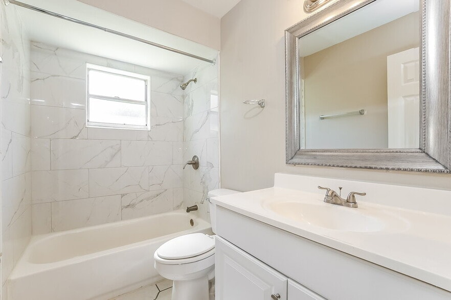 Building Photo - 1410 Orchid Ln