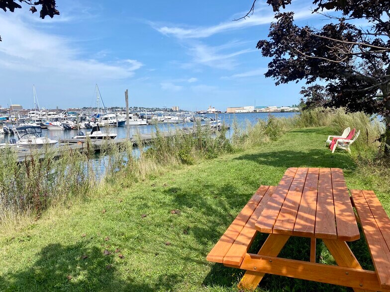 Building Photo - 18 Ocean St