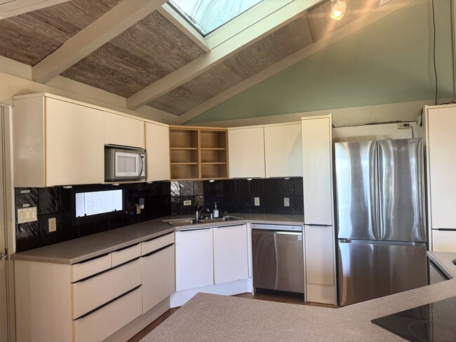 Primary Photo - Peaceful Manoa - Well maintained 3 bedroom...