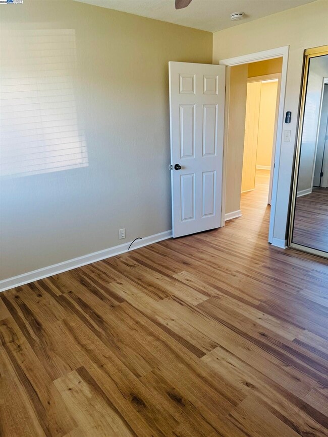 Building Photo - 8320 Davona Dr