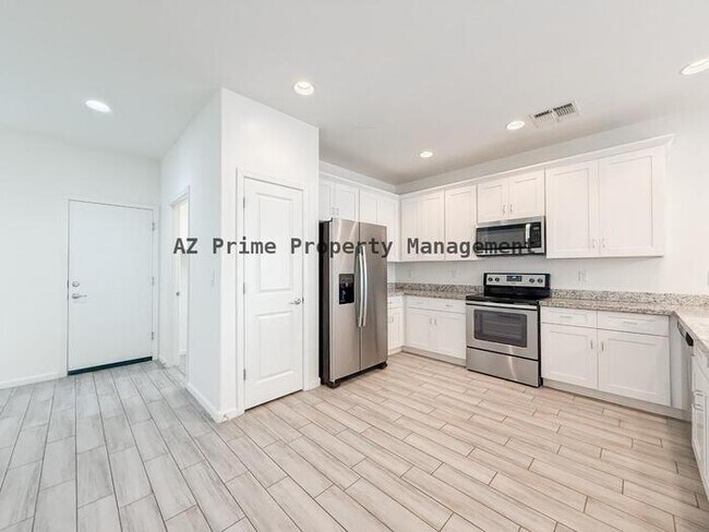 Building Photo - 1741 W Pollack St