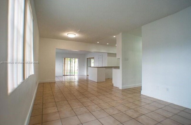 Building Photo - 7591 SW 28th Street Rd