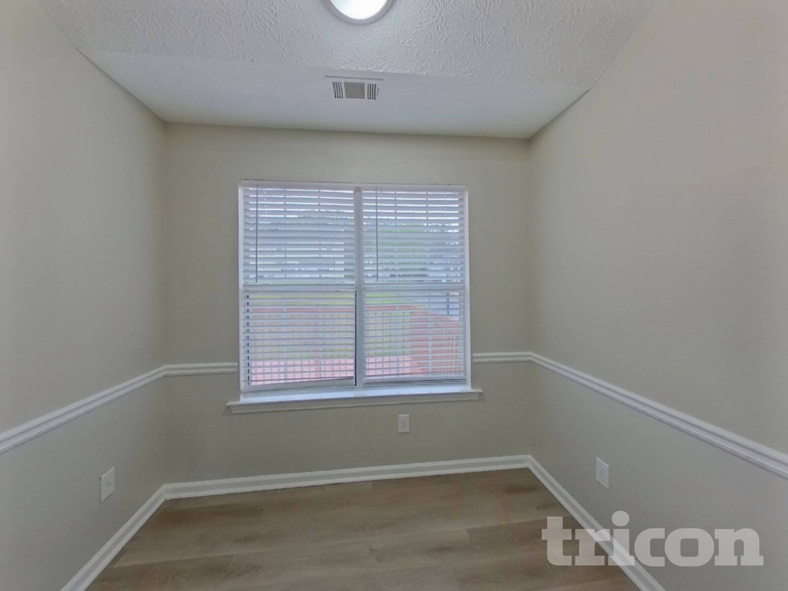 Building Photo - 800 Lorraine Ln