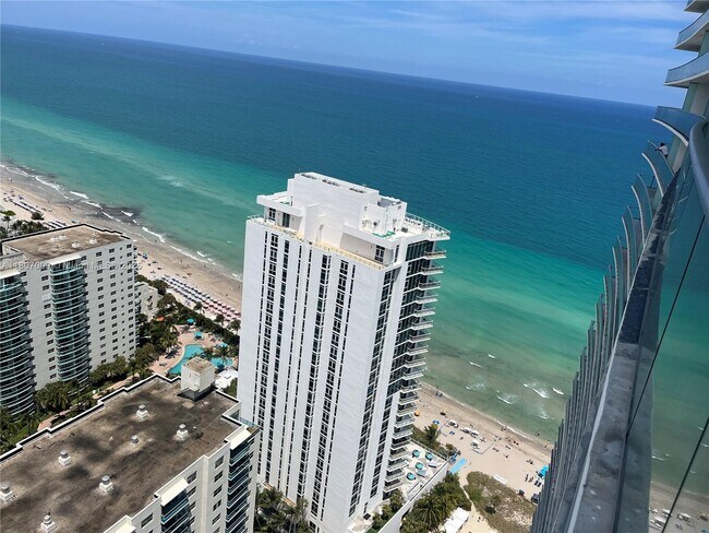Building Photo - 2301 S Ocean Dr