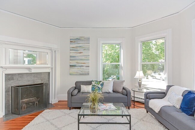 Building Photo - 28 Inman St