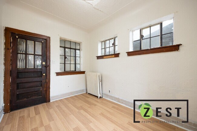 Building Photo - 4016-18 Hogarth
