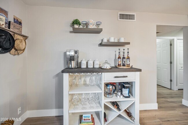 Building Photo - 5045 N 81st St