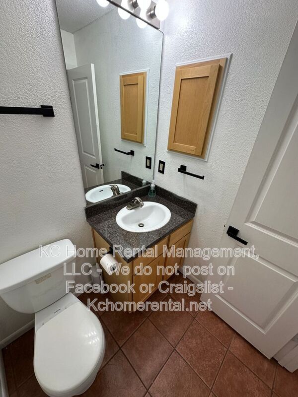 Building Photo - 1708 E 97th St