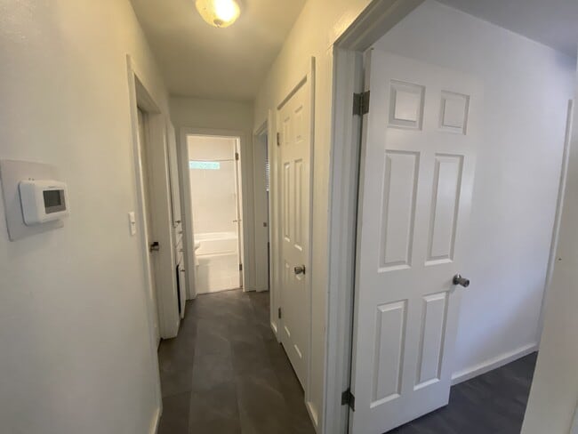 Building Photo - 1714 Village Dr