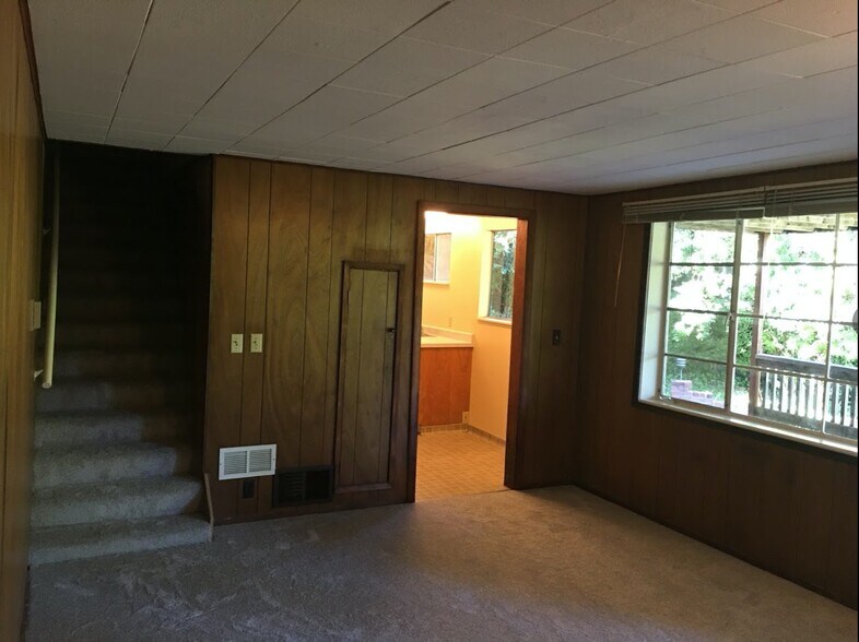 Building Photo - 40 Valencia Rd