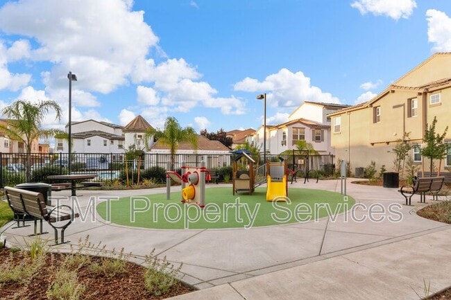 Building Photo - 2954 Valbonne Walk