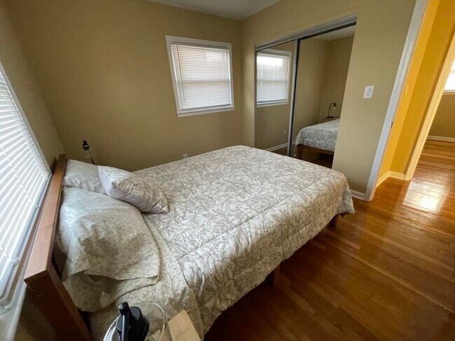 Building Photo - 348 Hermitage Dr